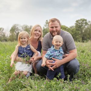 Meet your Posher, Elishia